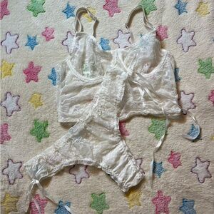 Elegant White Lace Lingerie Set